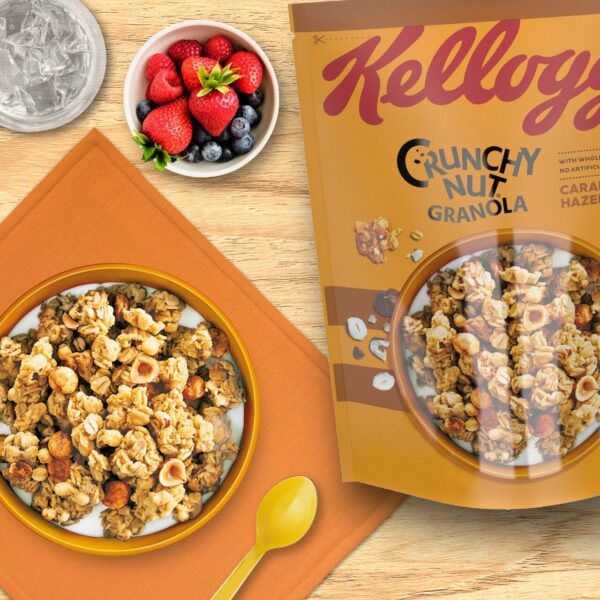 Kellogg's Crunchy Nut Granola Caramelised Hazelnuts Breakfast Granola 380g - Image 3